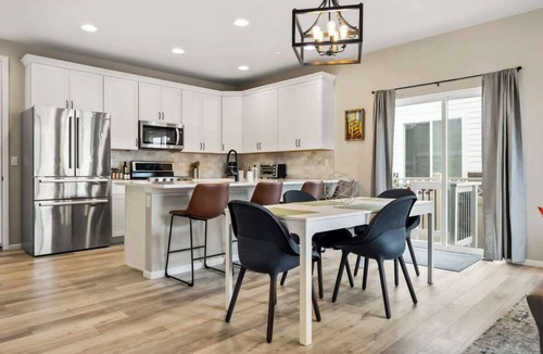 Westminster House | Sunny & Quaint Hidden Gem w/Office | Dog Friendly