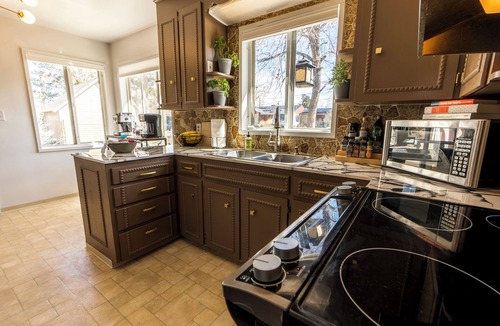 Eiber House | Sunny, quiet house - easy access to downtown, Red Rocks, and mountains.