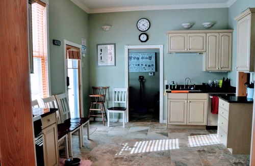 Leadville House | Sunny Victorian just steps away from the main street and Mineral Belt trail.