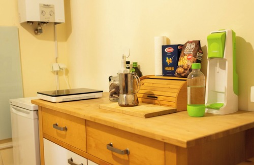 Margareten Apartment | Sunny Wilhelminian-style apartment near the Naschmarkt