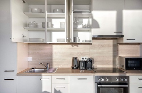 Erdberg Apartment | Superb Landstraße 1BR w/Roof Pool & Doorman, nr Metro, by Blueground