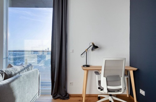 Erdberg Apartment | Superb Landstraße 1BR w/Roof Pool & Doorman, nr Metro, by Blueground