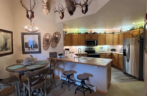 Breckenridge Condo | Swan River Condo w/Hot Tub & Fireplace
