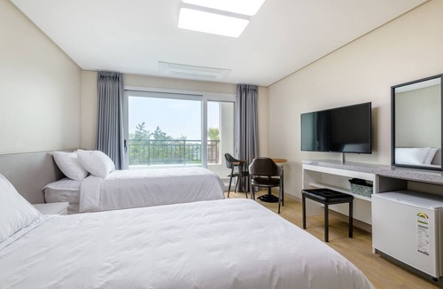 Hallim House | Swimeong Nolmeong Guesthouse&Pension