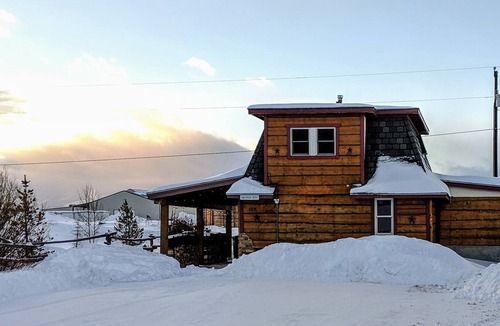 Tabernash House | Tabernash Depot: Cozy, Character & Convenience!