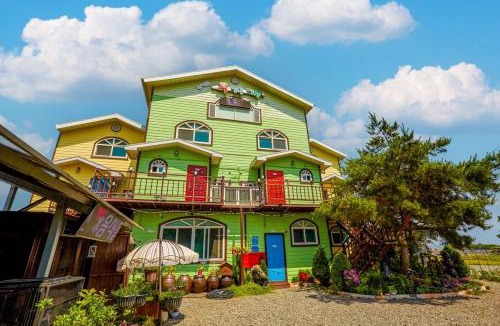 Iwon House | Taean Rainbow Pension