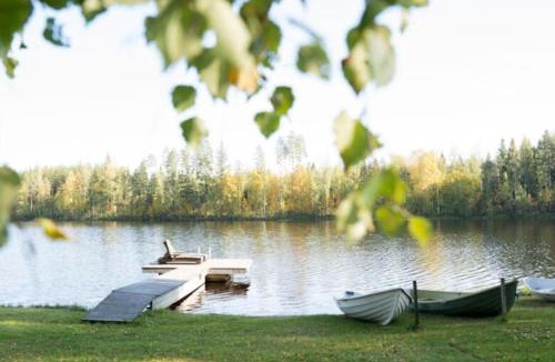 Tahkovuori Ski Chalet | TAHKOn Riihiranta - 4 bedroom villa with lake view - Tilava mökki rantanäkymin