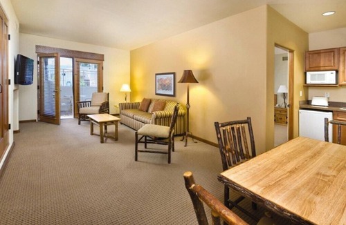 Taos Condo | Taos | Couples Mountain Getaway | Hot Tub + Ski Town