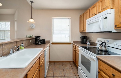 Frisco Condo | Tarn Landing Condo: Access To All Summit Resorts