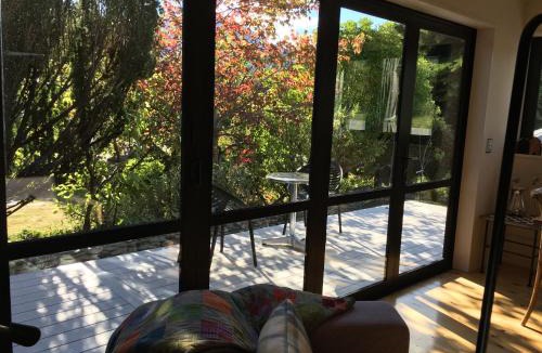 Kelvin Heights Apartment | Te Toka - Self Contained in Kelvin Heights