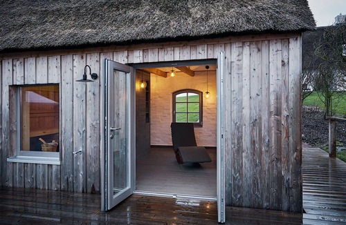 Pellworm Apartment | Tede Warft Seaside Cottage South | Sauna & Weite