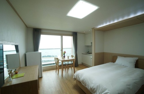 Downtown House | The Beach Pension