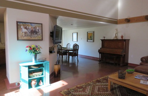 Manhattan House | the Bunkhouse - just 5 minutes from downtown Manhattan