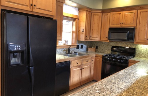 San Juan River Village House | The Drop Inn - Large Home! Close to Wolf Creek, on San Juan River, Hot tub