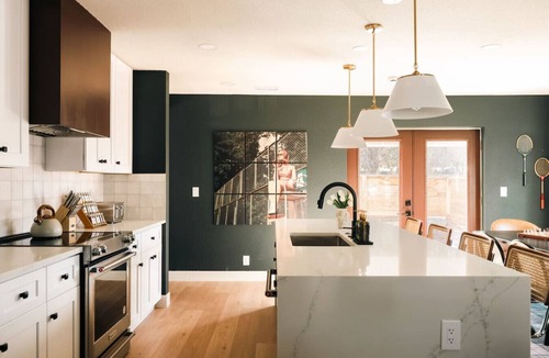 Berkley House | The Fairway House | Luxe Design, Sauna + Mini Putt