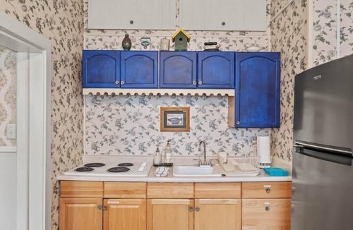 Leadville House | The Governor's Parlor — Historic 1BR in Downtown Leadville, Sleeps 2, Pets OK