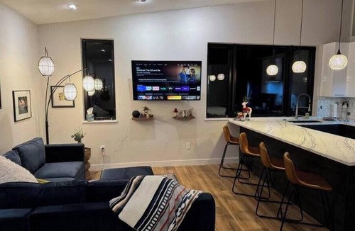 Berkeley Apartment | The Green House - Luxury Apartment in the Tennyson Street Area