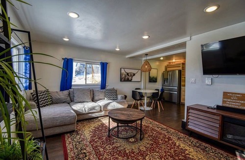 Leadville Condo | The Hilltop Suite — Mt Massive Views | Pet OK | EV Charger | Sleeps 4