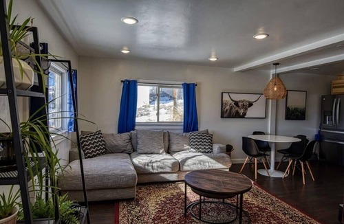 Leadville Condo | The Hilltop Suite — Mt Massive Views | Pet OK | EV Charger | Sleeps 4