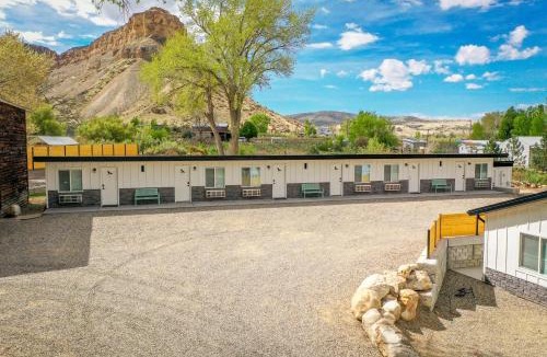 Palisade Hotel | The Homestead