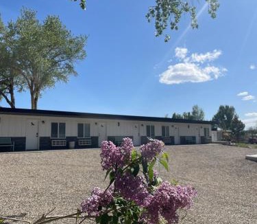 Palisade Hotel | The Homestead