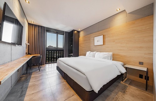 Gyo-dong Hotel | The HongC Hotel Gangneung