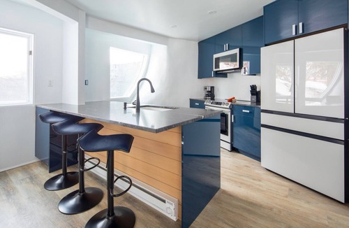 Intermountain Condo | THE ICONIC Vail Ski Dome with Amazing Views, New remodel. Free Parking at Vail