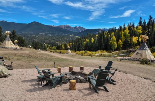 Lake George Cabin | The Isaac Russell Cabin at Bison Peak Lodge