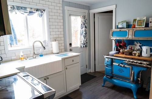 Grand Lake Cabin | The Little Blue Moose Hideaway - Pet Friendly - Dreamy Cabin - 10 min to RMNP
