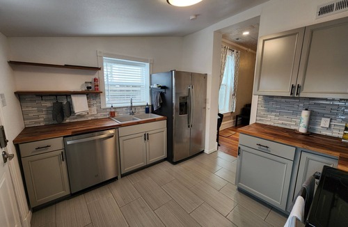 Pueblo House | The Little Green House Cozy & Centrally Located Near the Riverwalk/Downtown