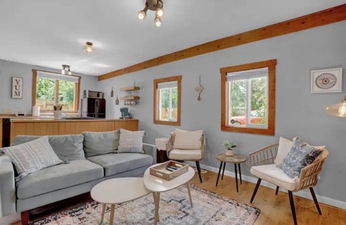 Central Colorado Springs House | The Loft House ~ Downtown Location ~ Secluded Hot Tub