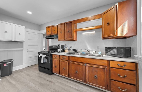 St. Joseph Apartment | The Maple Attic – Bright 3BR Retreat Near Downtown