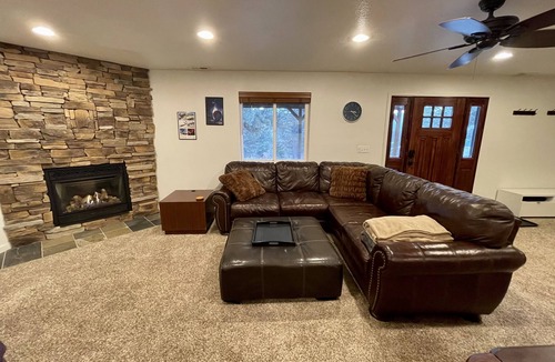Nederland House | The Ned Nest - Private Suite - Pool Table/Fireplace/3 Beds + Large Sectional