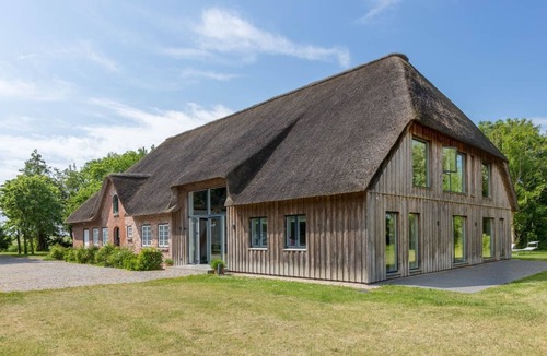 Tumlauer Koog Apartment | The Old Barn - Suite Lena (ID 348)
