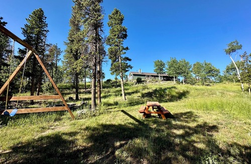 Black Hawk House | The Outlook-Golden Gate Canyon, Black Hawk 3BR/2BA mountain home sleeps 6 guests