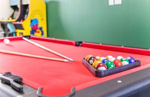 Northglenn House | The Peakline Lodge Gym Hot Tub Game Room