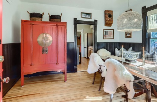 Lyons House | The Pride of Lyons- Luxury 3 BR on Main Street