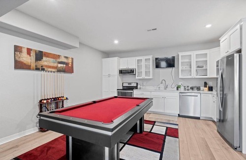 Commerce City House | The Retreat at Buffalo Run : Gym | Theater | Mountain Views | Golf Course