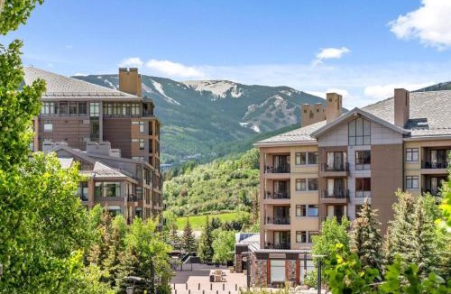 Avon House | The Seasons in Avon - Walk to Gondola and Lake
