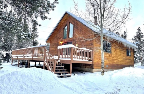 Twin Lakes Cabin | The Spruce Cabin — 14er Trails | Wood Stove | Pets OK | Sleeps 6