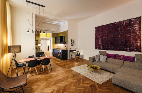 Innere Stadt Hotel | The Temple