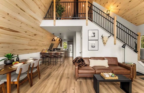 Florissant House | The Timber Triangle-Views, Hot tub, Firepit