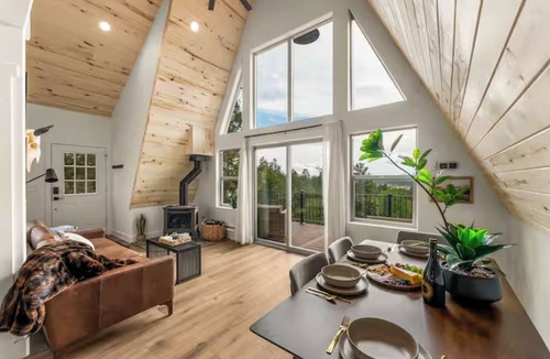 Florissant House | The Timber Triangle-Views, Hot tub, Firepit