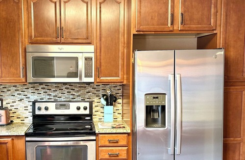 Jewell Heights - Hoffman Heights House | The Ultimate Furnished Rental-Centrally Located