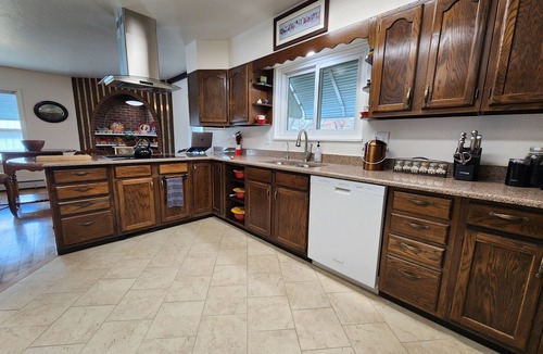 Grand Junction House | The White House, a classic 3-bedroom stucco in "Old Town" Grand Junction.