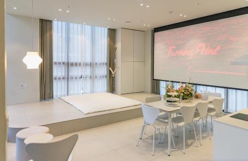 Suyeong-Gu Hotel | THEODA Gwangalli Beach 3 minutes, 150-inch beam projector