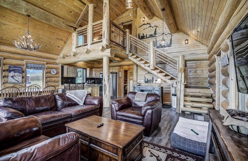 Fairplay Ski Chalet | Thick Spike Lodge - Huge space for the whole group!