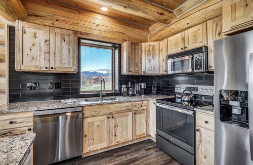 Fairplay Ski Chalet | Thick Spike Lodge - Huge space for the whole group!