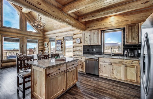 Fairplay Ski Chalet | Thick Spike Lodge - Huge space for the whole group!