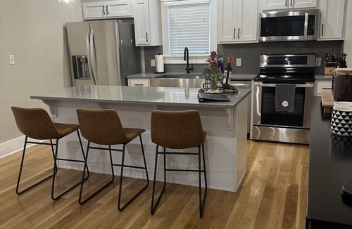 Manhattan Apartment | Thompson House #2-Overlooking City Park. Walk to Campus, Aggieville & Downtown
